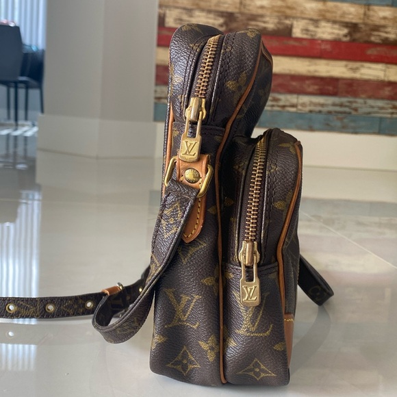 LV Vintage Amazon Handbag - Picture 2 of 12